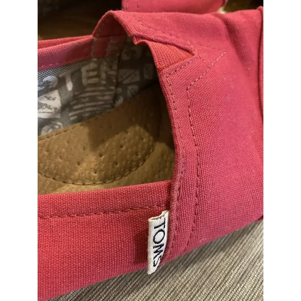 9 Womens Toms Classic Flat Pink Canvas Slip On